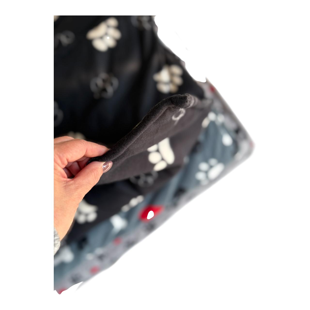Double-Sided Padded Dog Blanket – Soft, Washable Comfort Throw for Small to Large Dogs