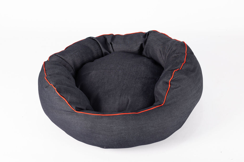 Medium Round Canvas Dog Bed with Cute Saying Cushion – Stylish & Comfortable Pet Bed for Dogs